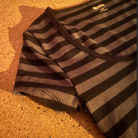 Blue striped hollister t-shirt, xxs - Picture 3 of 4